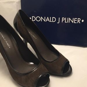 Peep Toe Suede heel